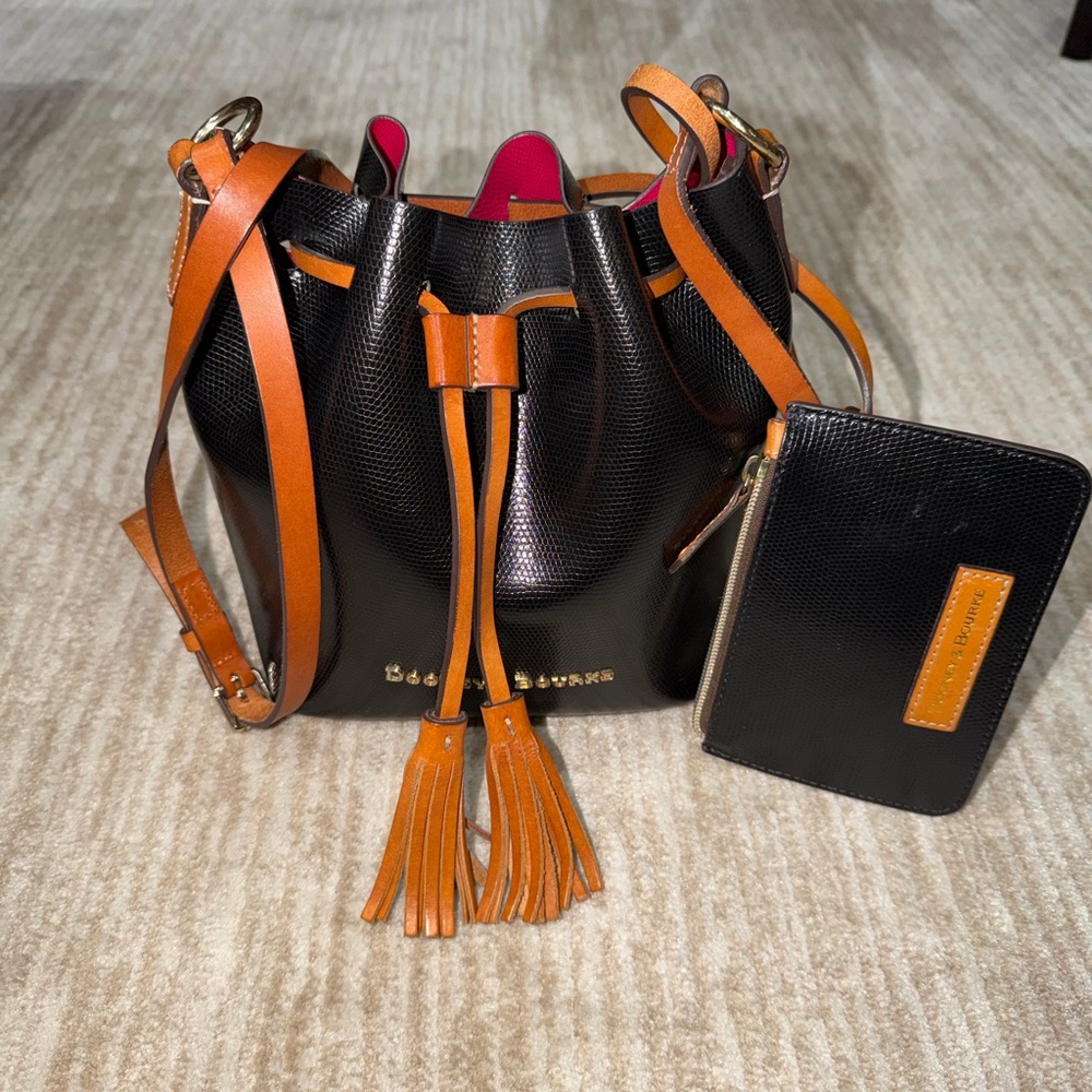 Bucket bag